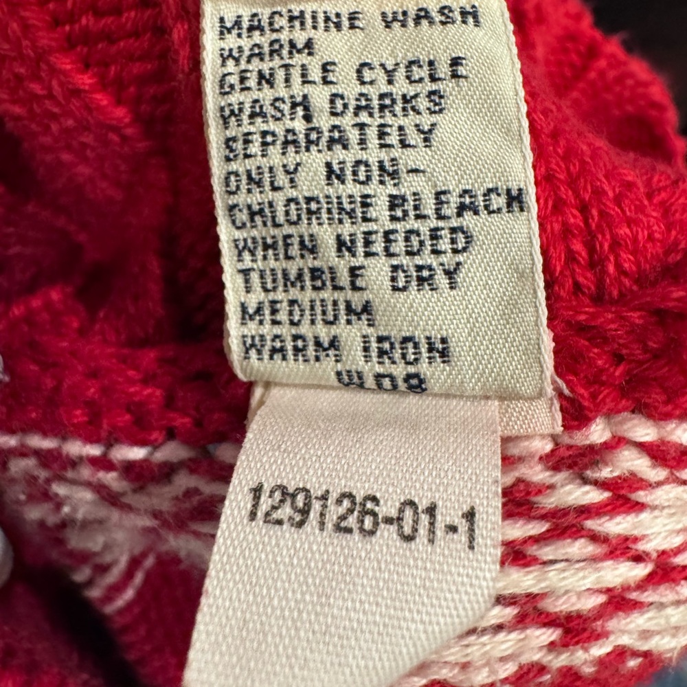 Vintage Gap Red and White Sweater - Picture 7 of 9